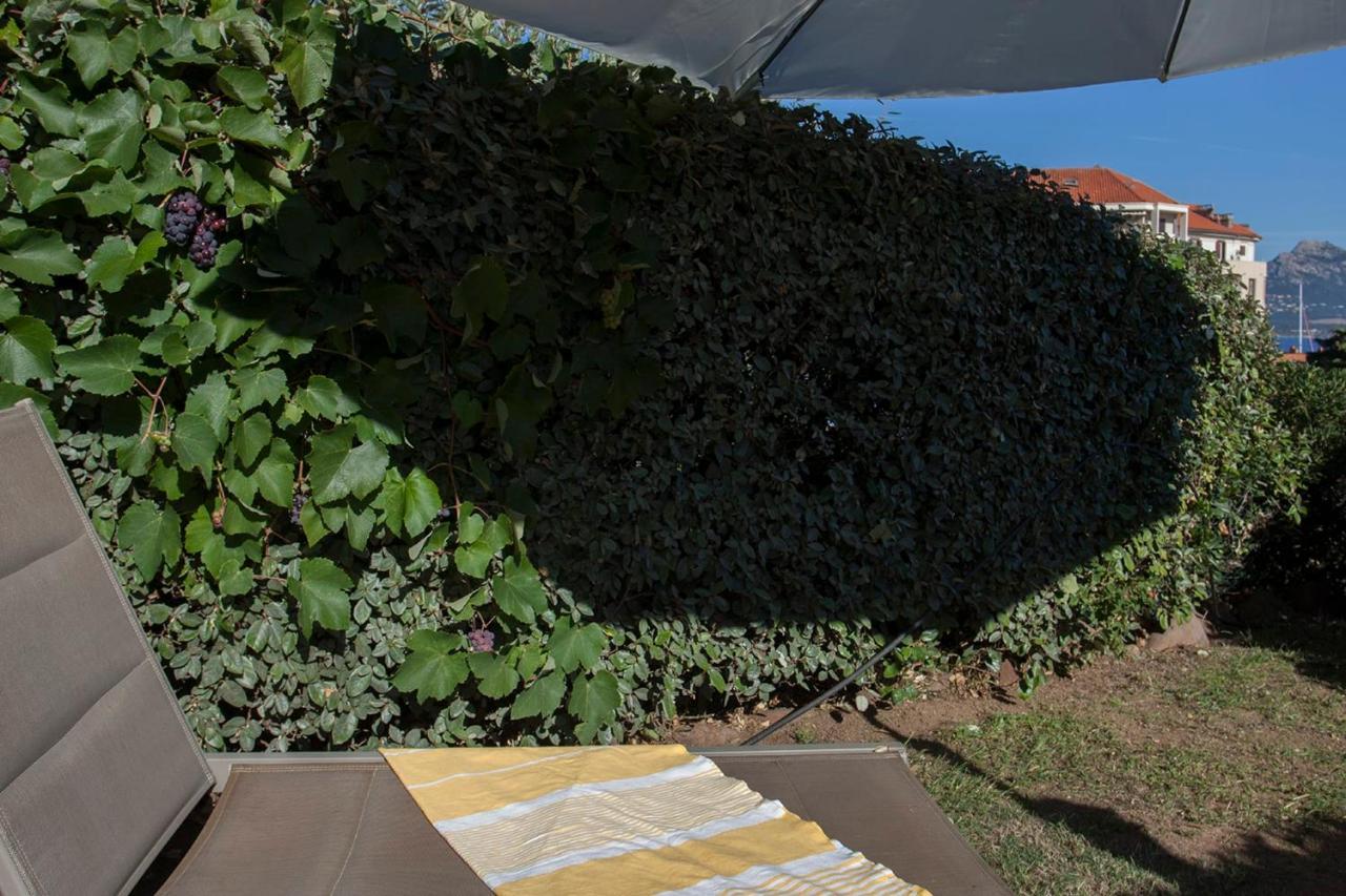 Mare Appart Avec Jardin Et Bbq Vue Mer Et Montagne Plage Et Port A 2 Pas Calvi  Exterior foto